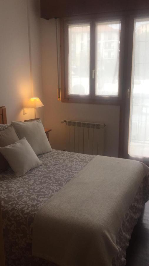 Casa De Claudia Comillas- Jardin Privado - A 10 Metros Del Capricho De Gaudi Eksteriør bilde