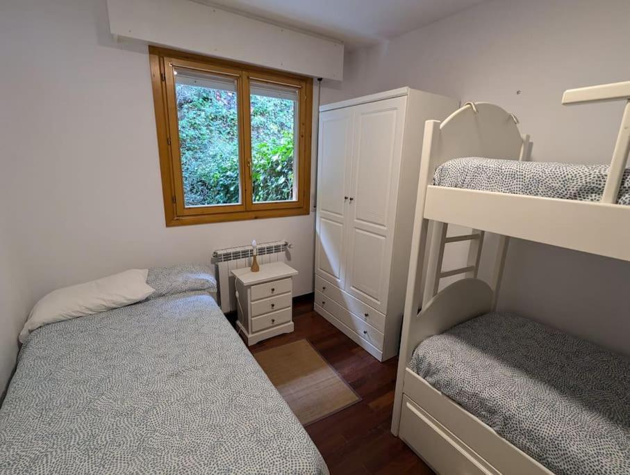 Casa De Claudia Comillas- Jardin Privado - A 10 Metros Del Capricho De Gaudi Eksteriør bilde