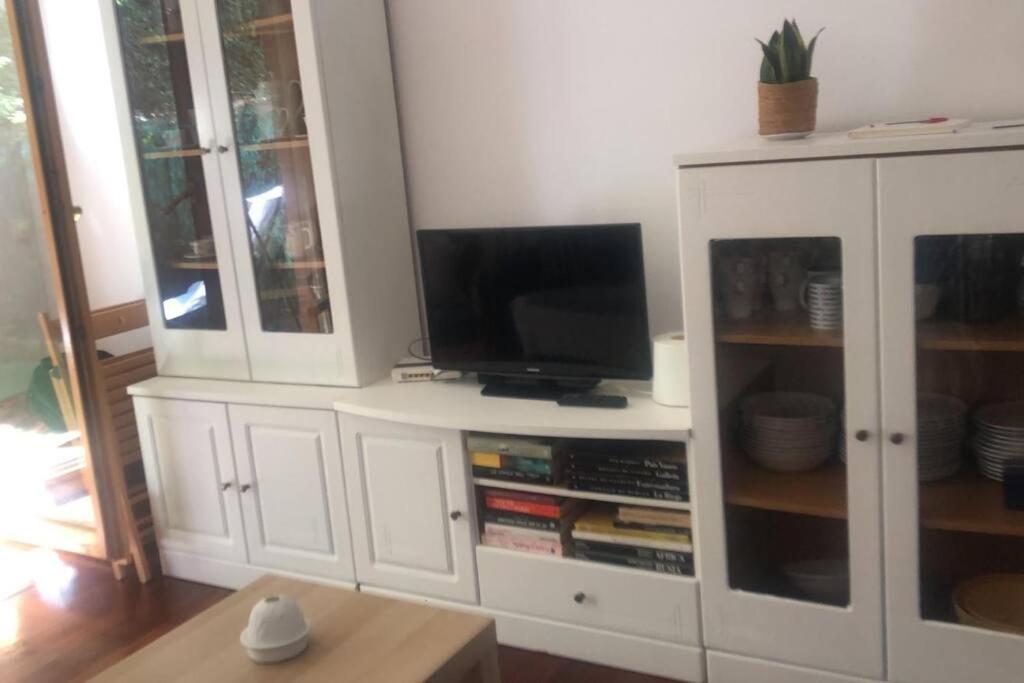 Casa De Claudia Comillas- Jardin Privado - A 10 Metros Del Capricho De Gaudi Eksteriør bilde